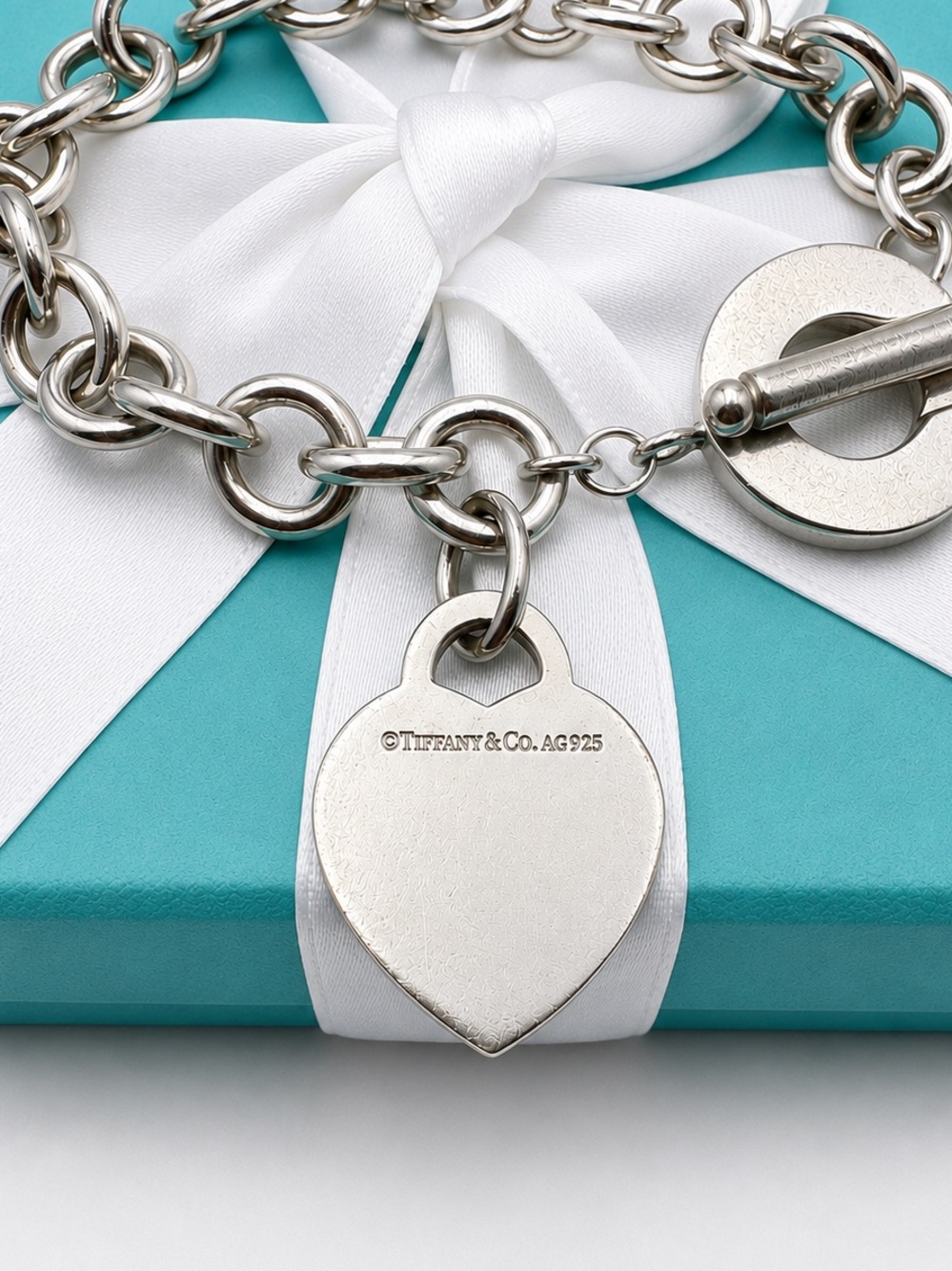 Tiffany & Co. Return to Tiffany Heart Tag Toggle Bracelet Sterling Silver Gift - Picture 9 of 11